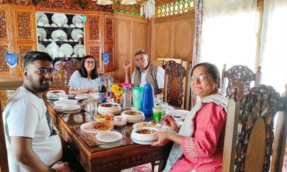 New Minar Group Of Houseboats Hotell Srīnagar Exteriör bild